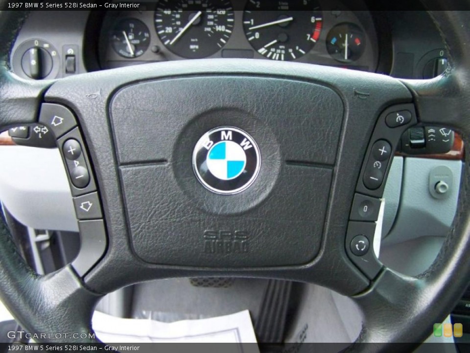 Gray Interior Controls for the 1997 BMW 5 Series 528i Sedan #46401684