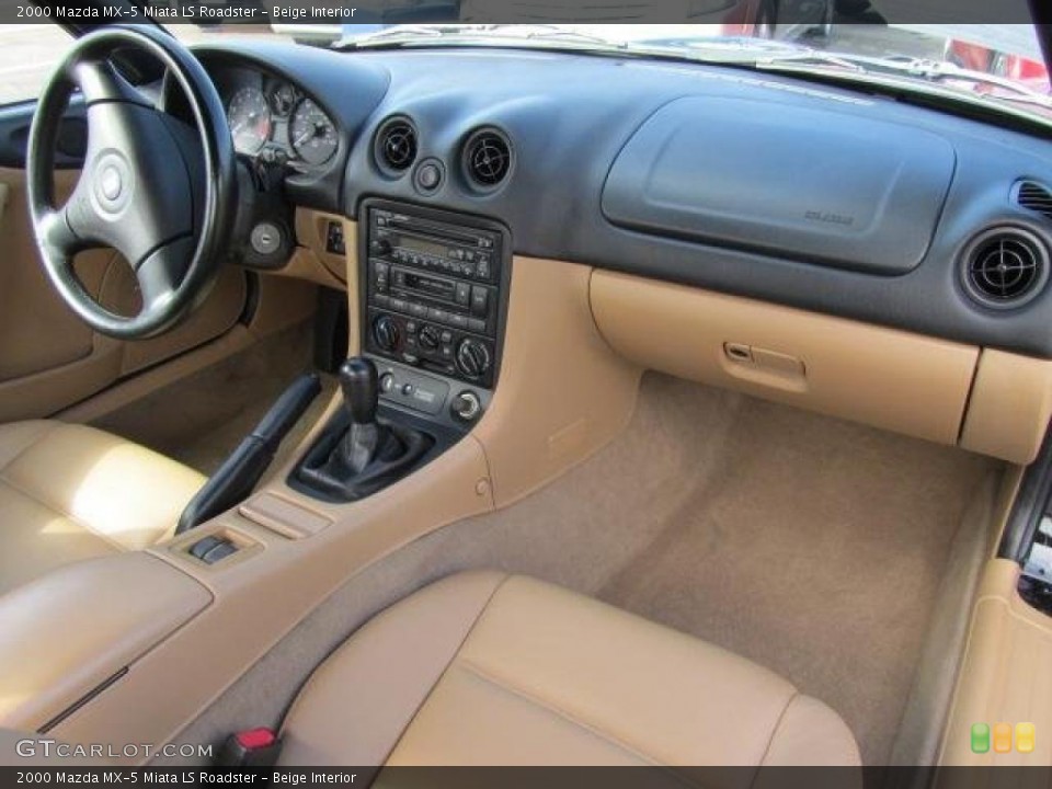 Beige Interior Photo for the 2000 Mazda MX-5 Miata LS Roadster #46408920