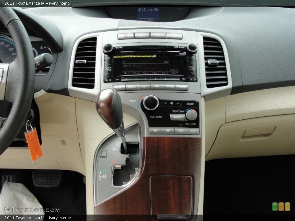 Ivory Interior Dashboard for the 2011 Toyota Venza I4 #46410783