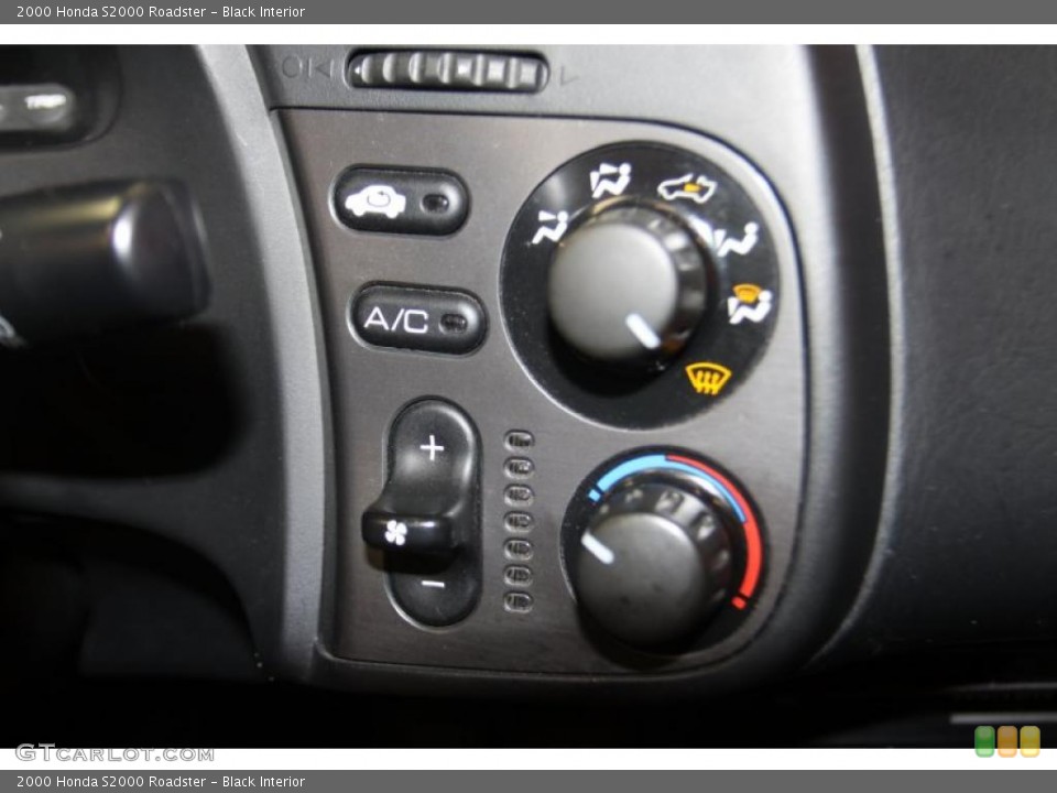Black Interior Controls for the 2000 Honda S2000 Roadster #46411182