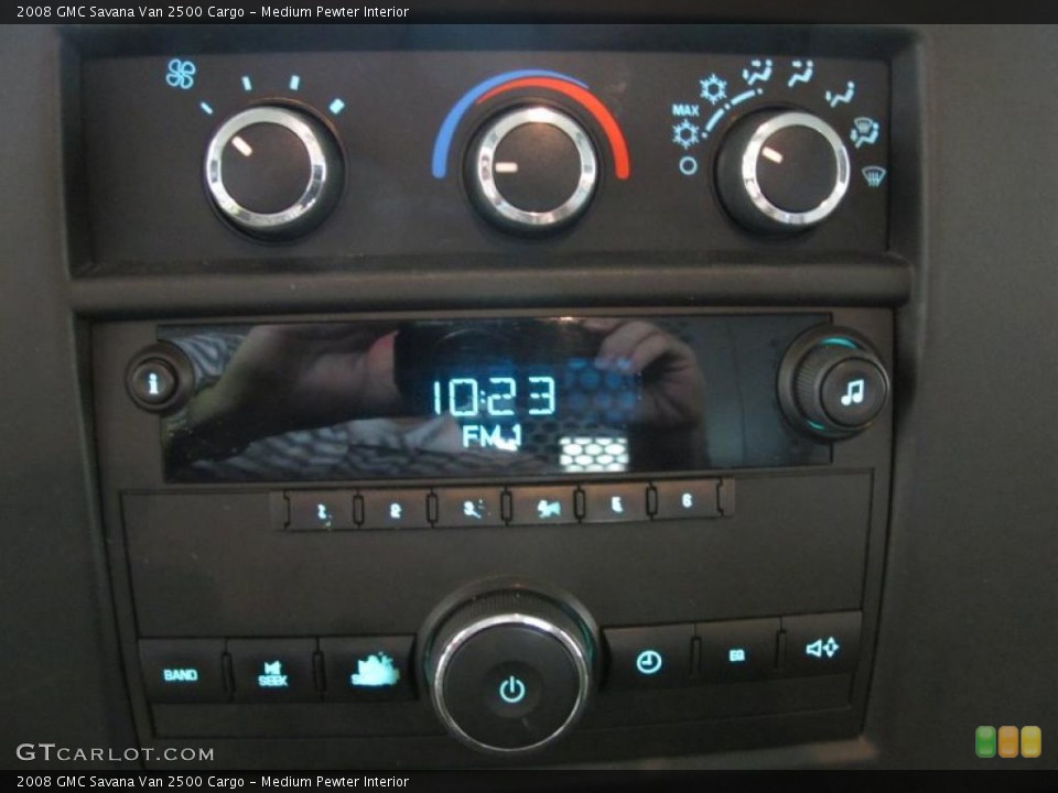Medium Pewter Interior Controls for the 2008 GMC Savana Van 2500 Cargo #46413726