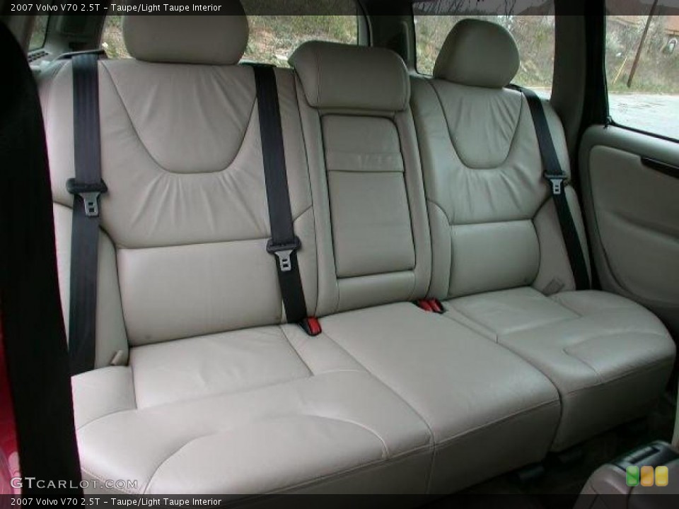Taupe/Light Taupe Interior Photo for the 2007 Volvo V70 2.5T #46414263
