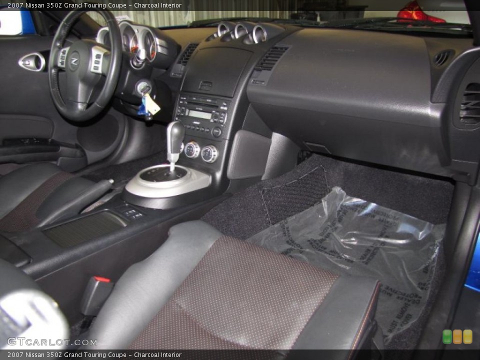 Charcoal Interior Photo for the 2007 Nissan 350Z Grand Touring Coupe #46423221