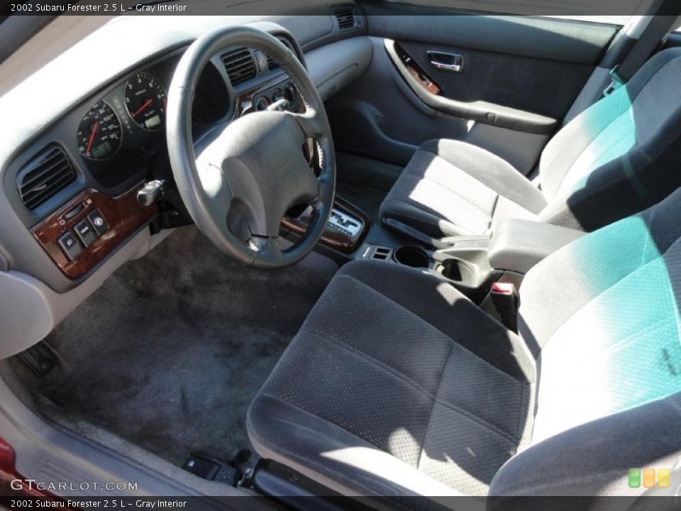 Gray Interior Photo for the 2002 Subaru Forester 2.5 L #46430211