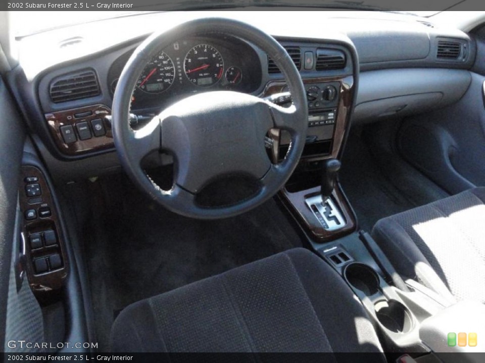 Gray Interior Photo for the 2002 Subaru Forester 2.5 L #46430226