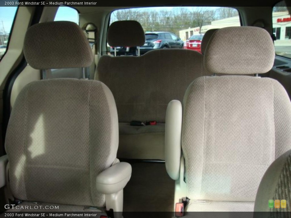 Medium Parchment Interior Photo for the 2003 Ford Windstar SE #46432458