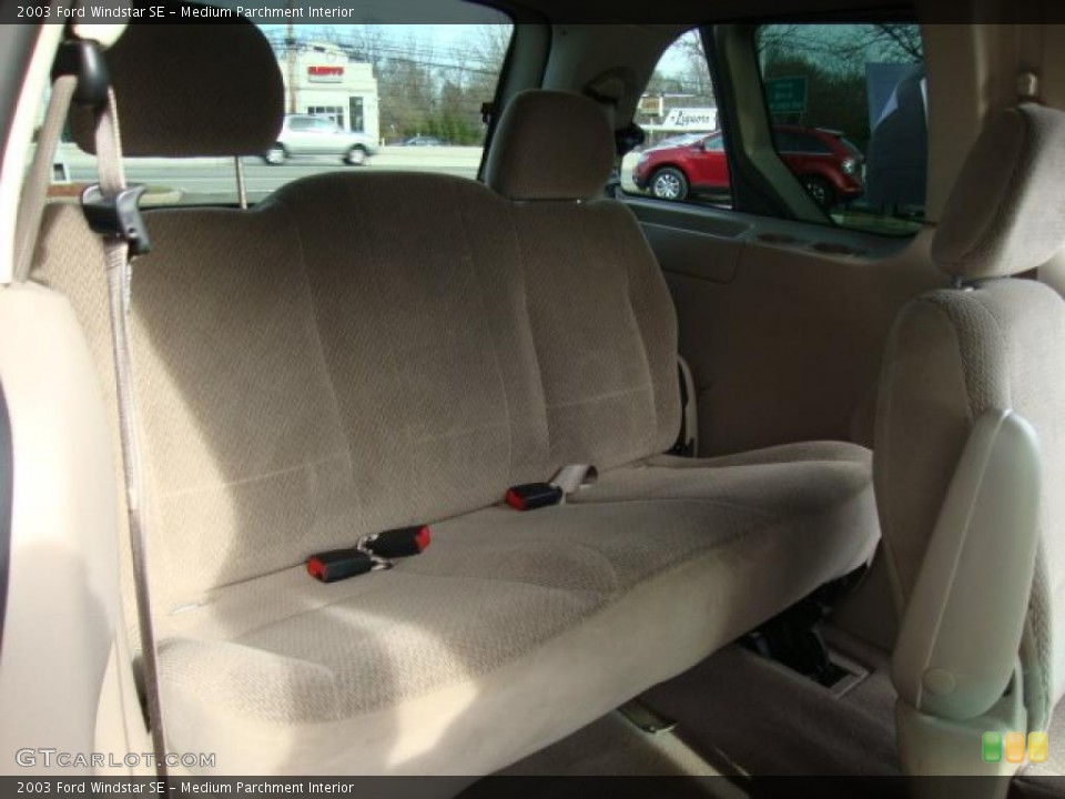 Medium Parchment Interior Photo for the 2003 Ford Windstar SE #46432524