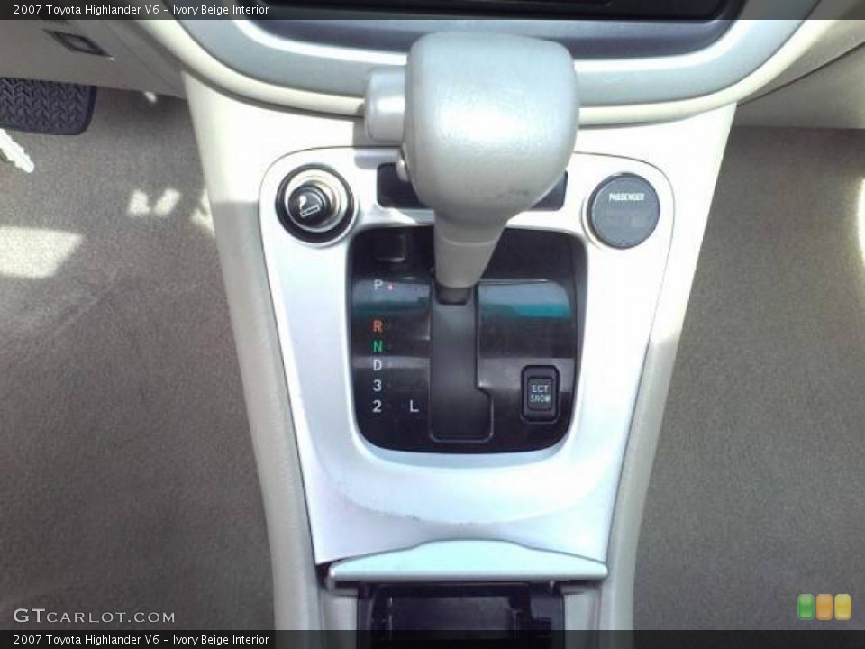 Ivory Beige Interior Transmission for the 2007 Toyota Highlander V6 #46437288
