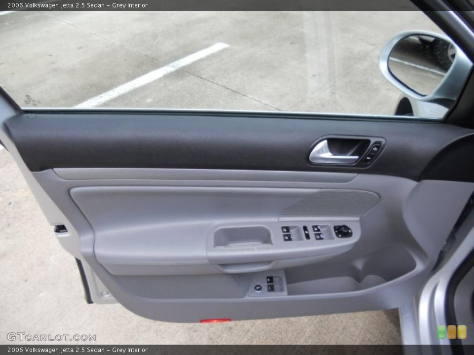Grey Interior Door Panel for the 2006 Volkswagen Jetta 2.5 Sedan #46438275