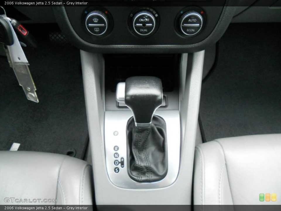 Grey Interior Transmission for the 2006 Volkswagen Jetta 2.5 Sedan #46438380