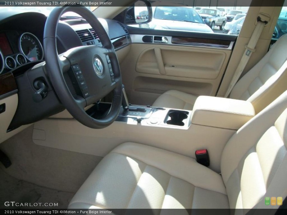 Pure Beige Interior Photo for the 2010 Volkswagen Touareg TDI 4XMotion #46443798