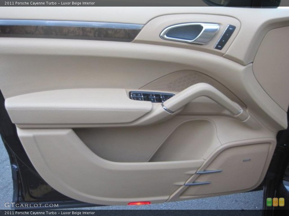Luxor Beige Interior Door Panel for the 2011 Porsche Cayenne Turbo #46444764