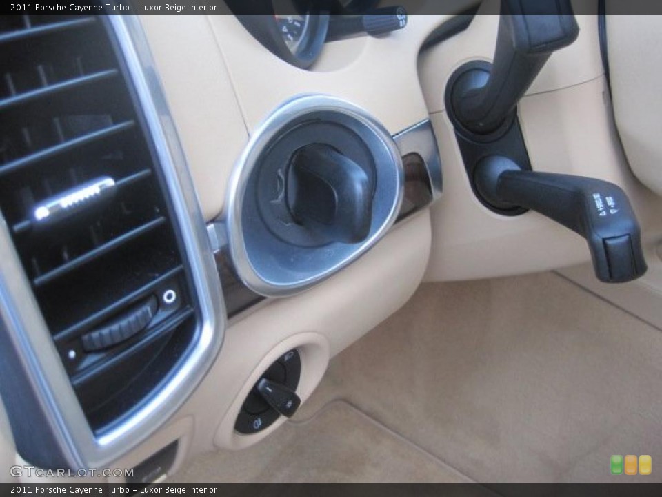 Luxor Beige Interior Controls for the 2011 Porsche Cayenne Turbo #46444776
