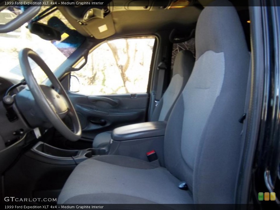 Medium Graphite Interior Photo for the 1999 Ford Expedition XLT 4x4 #46449519