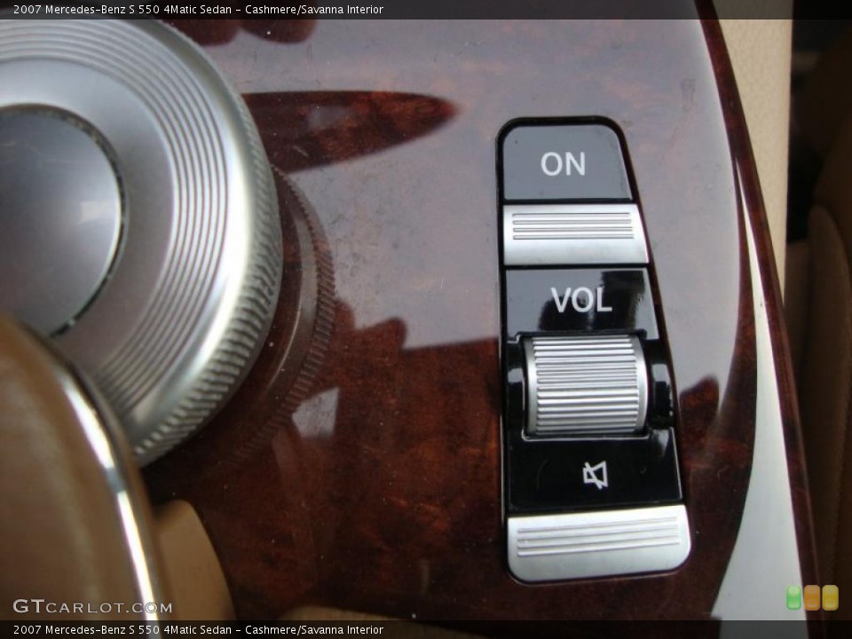 Cashmere/Savanna Interior Controls for the 2007 Mercedes-Benz S 550 4Matic Sedan #46450791