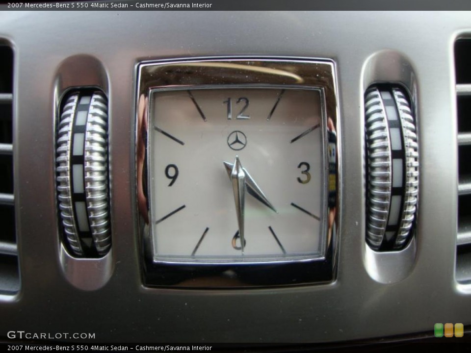 Cashmere/Savanna Interior Controls for the 2007 Mercedes-Benz S 550 4Matic Sedan #46450842
