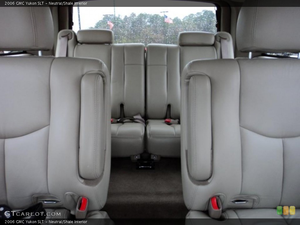 Neutral/Shale Interior Photo for the 2006 GMC Yukon SLT #46451568