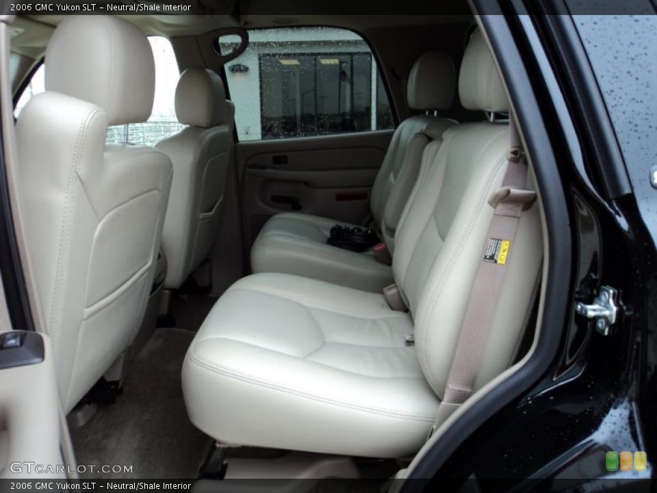 Neutral/Shale Interior Photo for the 2006 GMC Yukon SLT #46451586