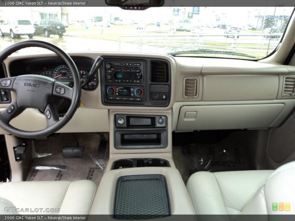 Neutral/Shale Interior Dashboard for the 2006 GMC Yukon SLT #46451595