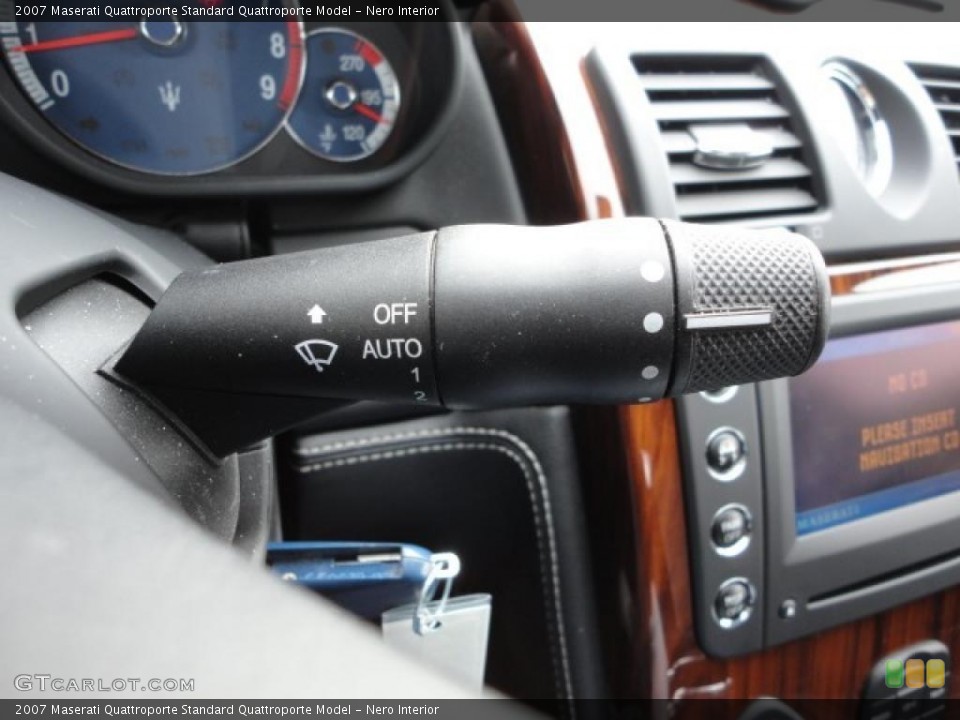 Nero Interior Controls for the 2007 Maserati Quattroporte  #46458963