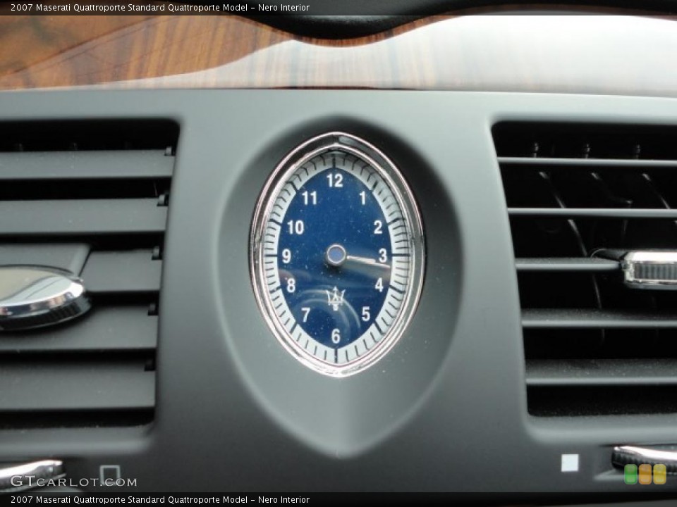 Nero Interior Gauges for the 2007 Maserati Quattroporte  #46458991
