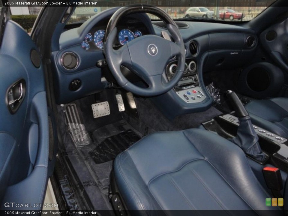 Blu Medio Interior Prime Interior for the 2006 Maserati GranSport Spyder #46459473