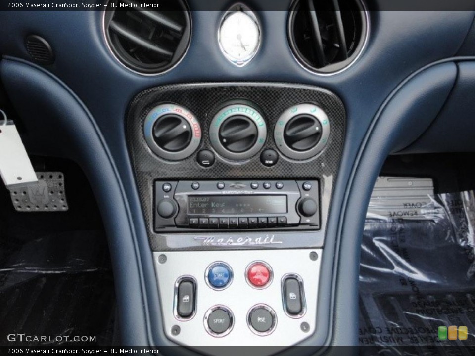 Blu Medio Interior Controls for the 2006 Maserati GranSport Spyder #46459611