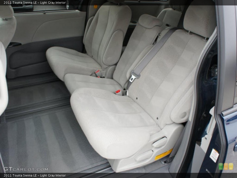 Light Gray Interior Photo for the 2011 Toyota Sienna LE #46460958