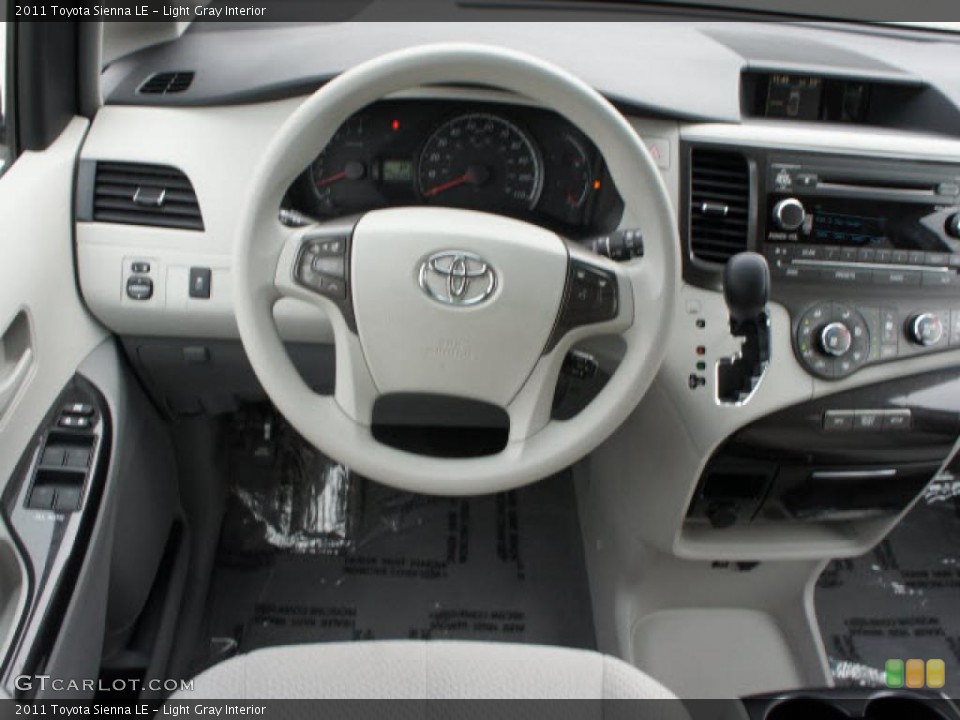 Light Gray Interior Photo for the 2011 Toyota Sienna LE #46460973