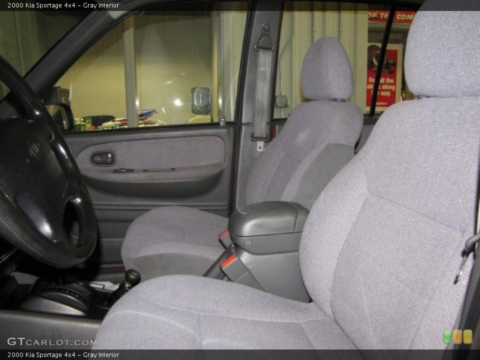 Gray Interior Photo for the 2000 Kia Sportage 4x4 #46461324