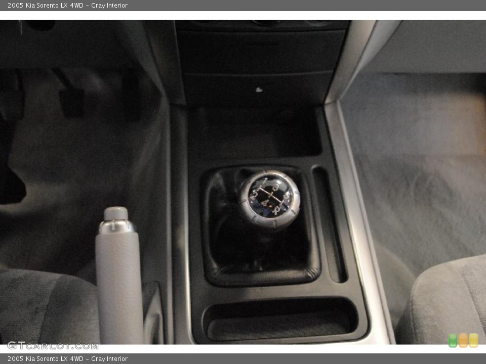 Gray Interior Transmission for the 2005 Kia Sorento LX 4WD #46466070