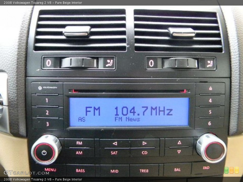 Pure Beige Interior Controls for the 2008 Volkswagen Touareg 2 V8 #46466829