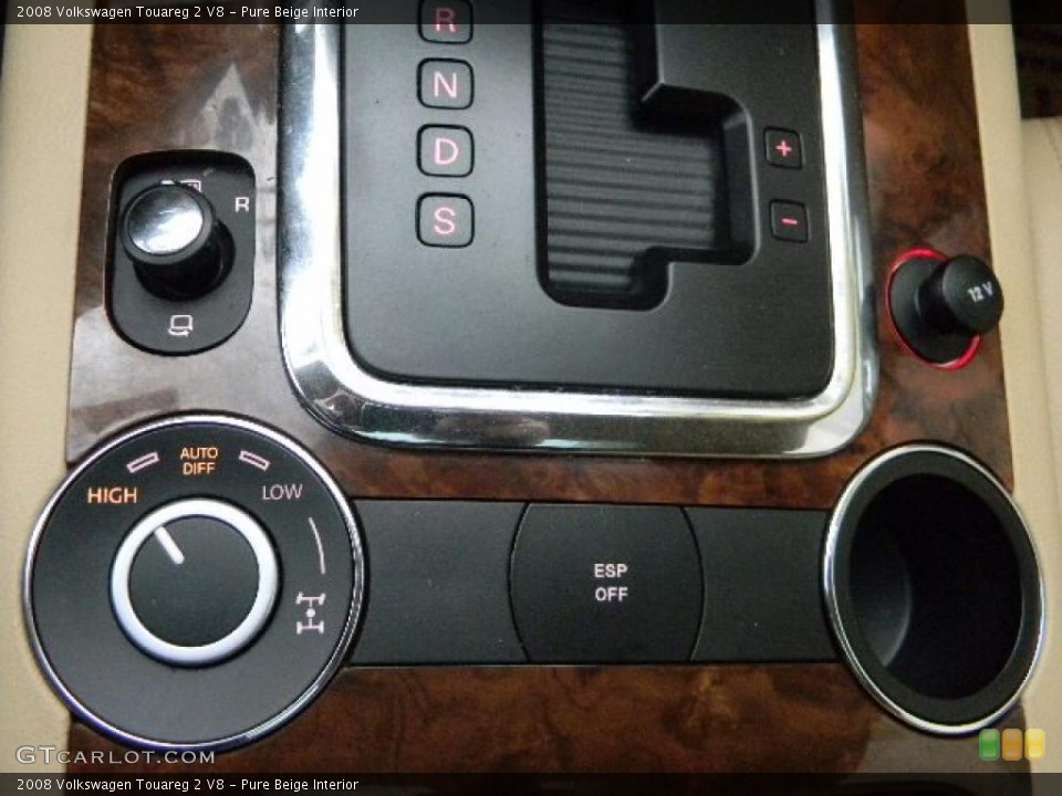 Pure Beige Interior Transmission for the 2008 Volkswagen Touareg 2 V8 #46466874