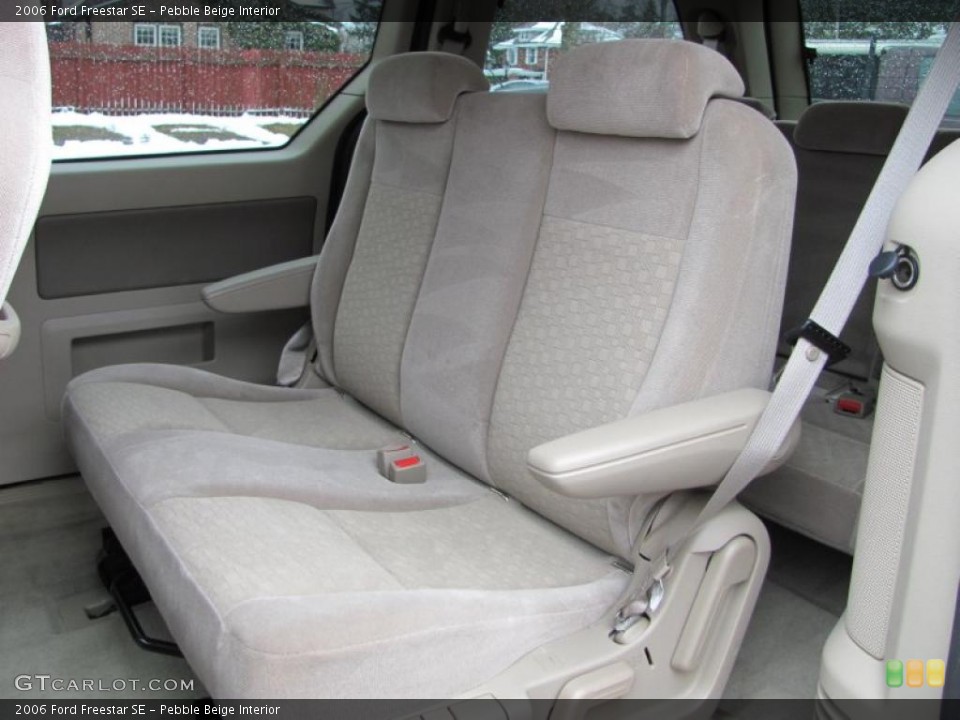 Pebble Beige Interior Photo for the 2006 Ford Freestar SE #46471107