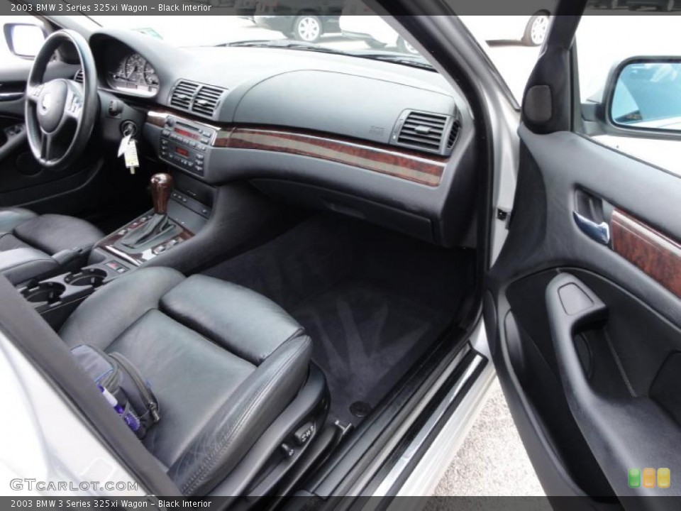 Black Interior Photo for the 2003 BMW 3 Series 325xi Wagon #46473561