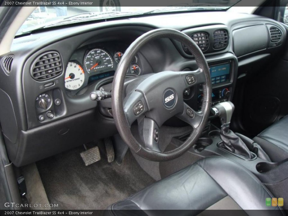 Ebony Interior Dashboard for the 2007 Chevrolet TrailBlazer SS 4x4 #46473702