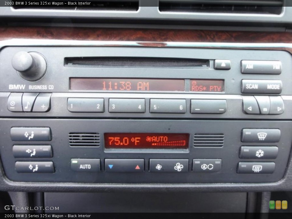 Black Interior Controls for the 2003 BMW 3 Series 325xi Wagon #46473909