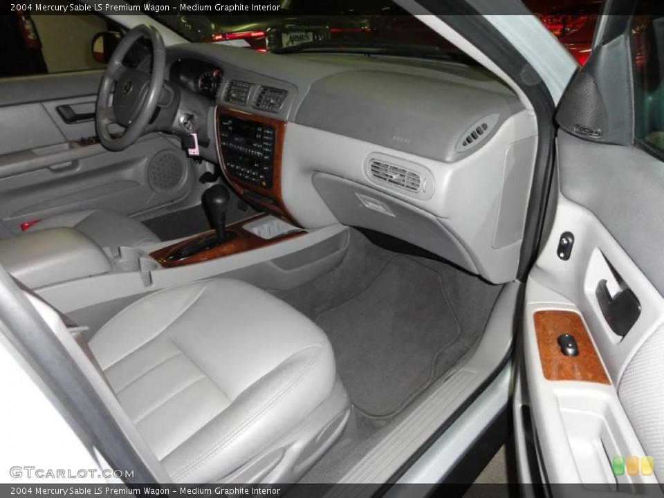 Medium Graphite Interior Photo for the 2004 Mercury Sable LS Premium Wagon #46474506