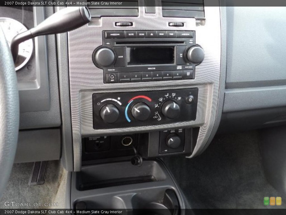 Medium Slate Gray Interior Controls for the 2007 Dodge Dakota SLT Club Cab 4x4 #46474956