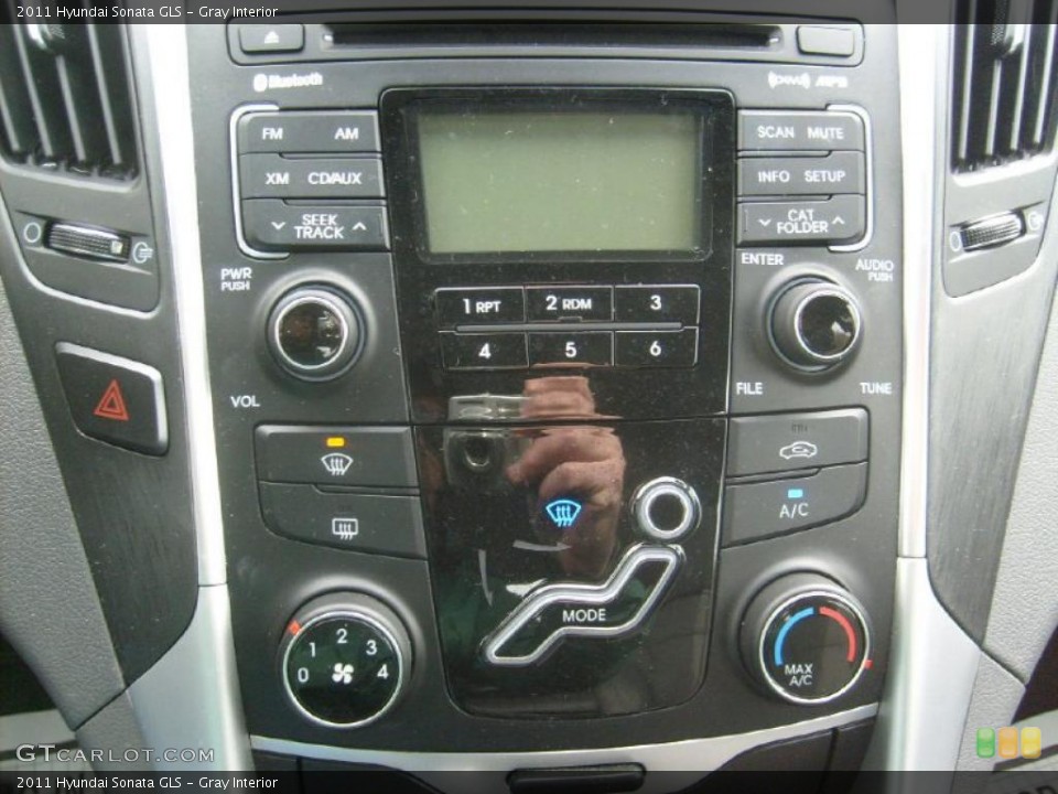 Gray Interior Controls for the 2011 Hyundai Sonata GLS #46480038