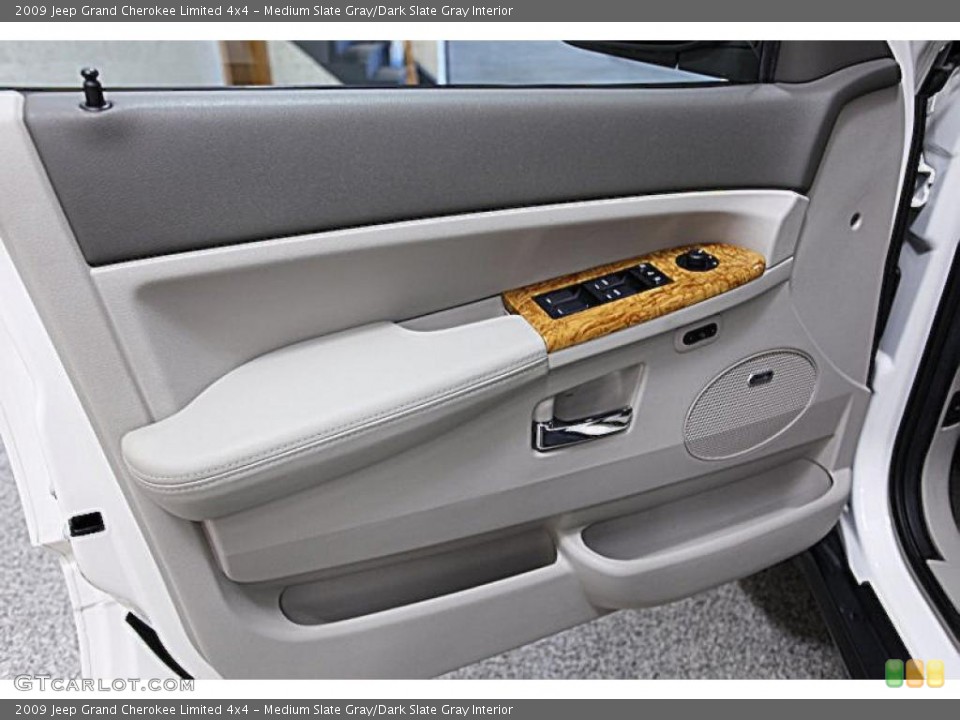 Medium Slate Gray/Dark Slate Gray Interior Door Panel for the 2009 Jeep Grand Cherokee Limited 4x4 #46480554