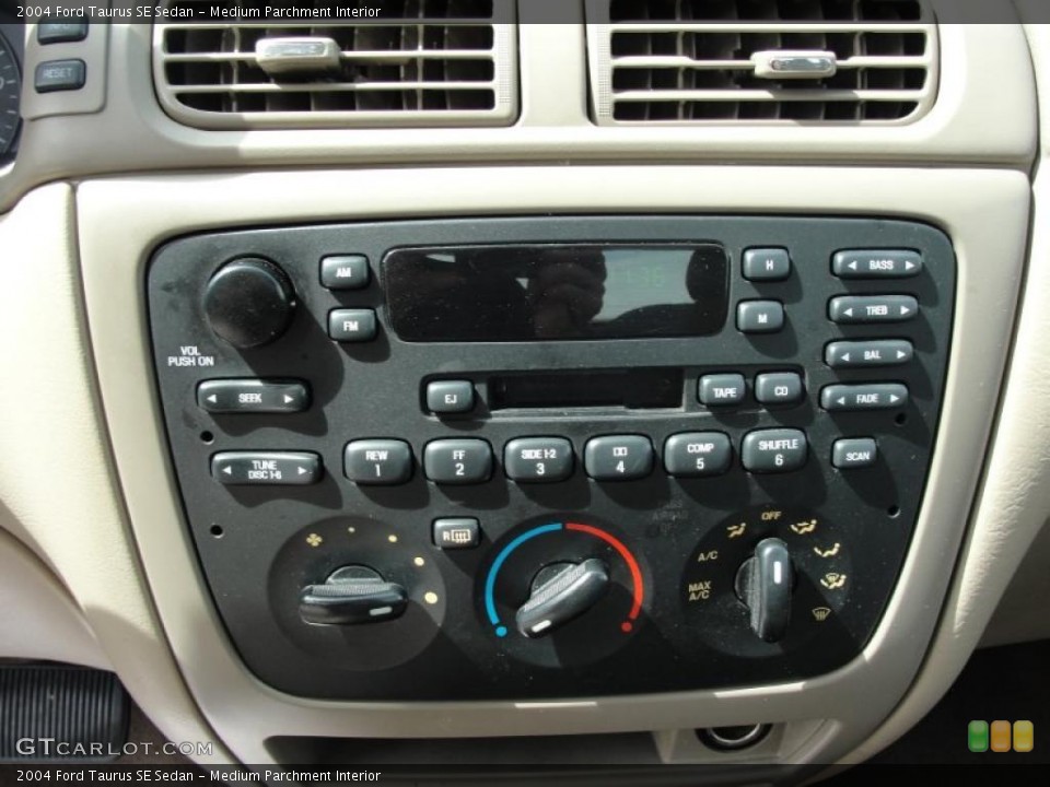 Medium Parchment Interior Controls for the 2004 Ford Taurus SE Sedan #46481658