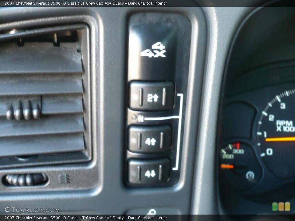 Dark Charcoal Interior Controls for the 2007 Chevrolet Silverado 3500HD Classic LT Crew Cab 4x4 Dually #46483209
