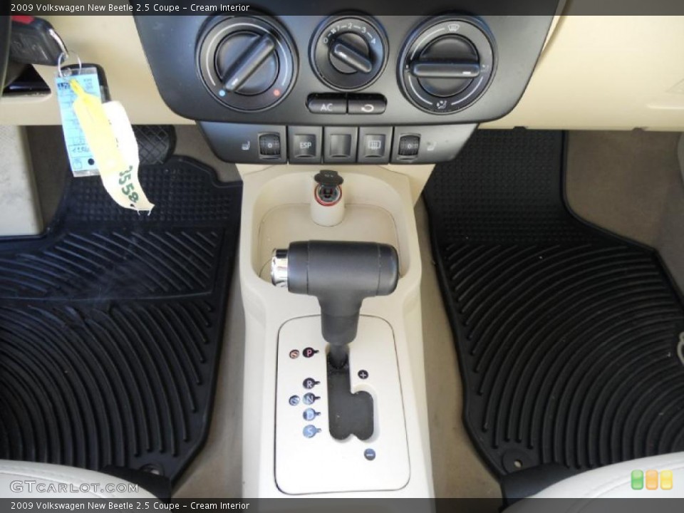 Cream Interior Transmission for the 2009 Volkswagen New Beetle 2.5 Coupe #46484115
