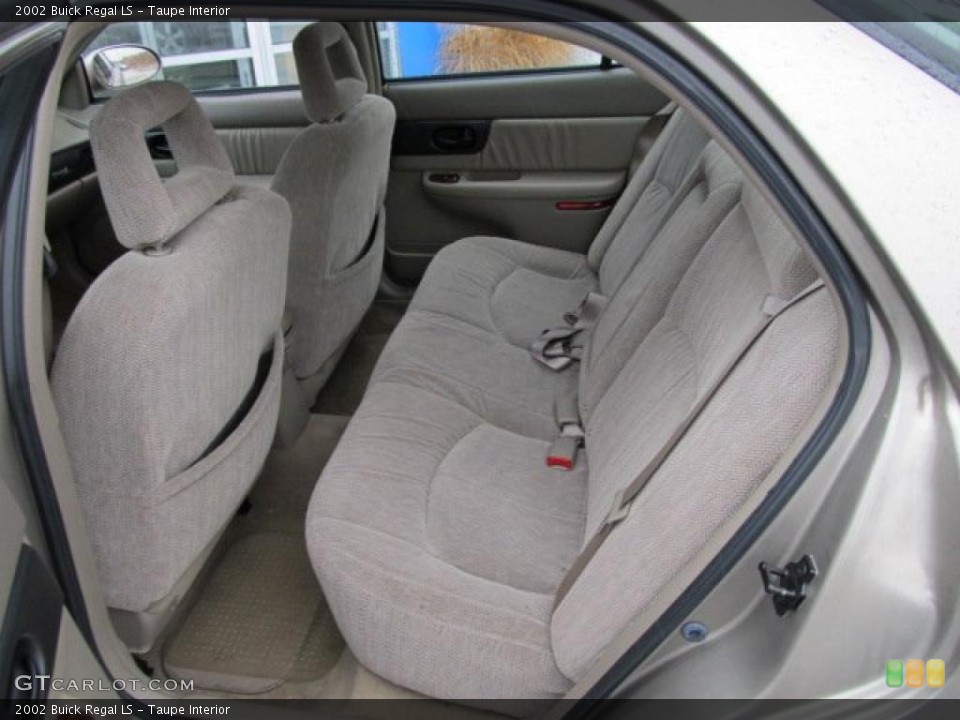 Taupe Interior Photo for the 2002 Buick Regal LS #46485531