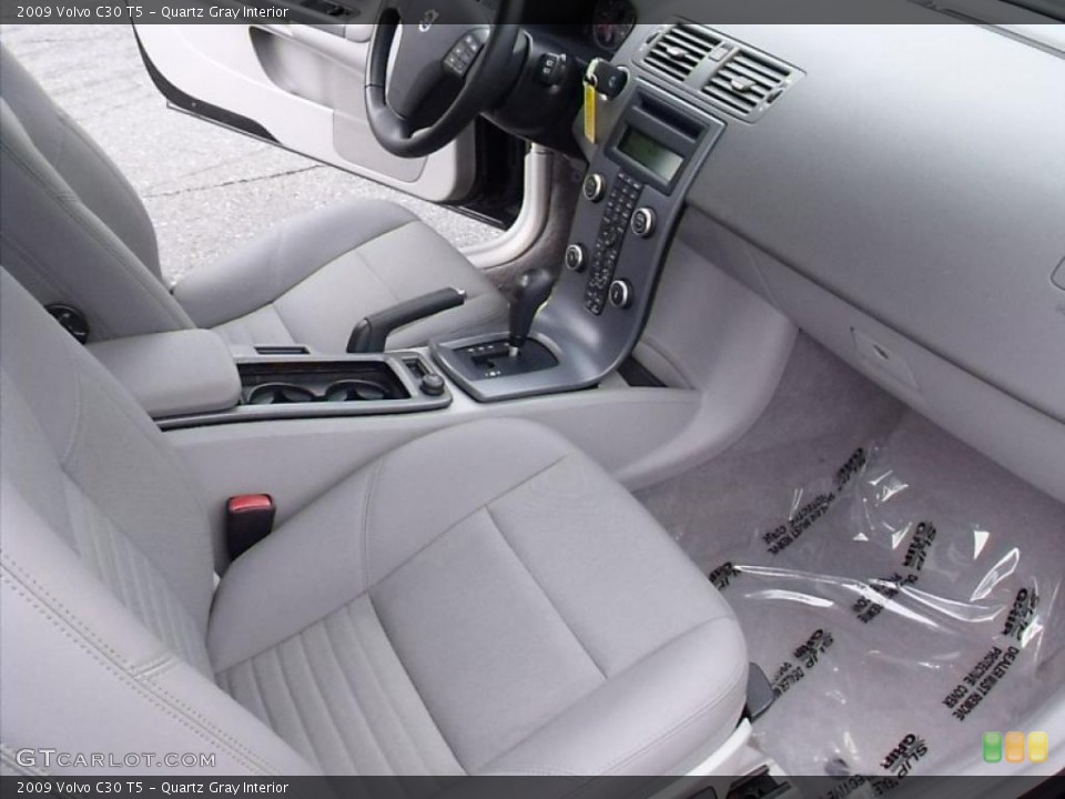Quartz Gray Interior Photo for the 2009 Volvo C30 T5 #46492356