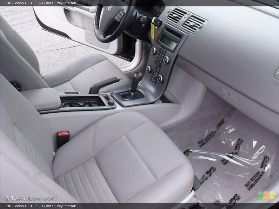 Quartz Gray Interior Photo for the 2009 Volvo C30 T5 #46492380