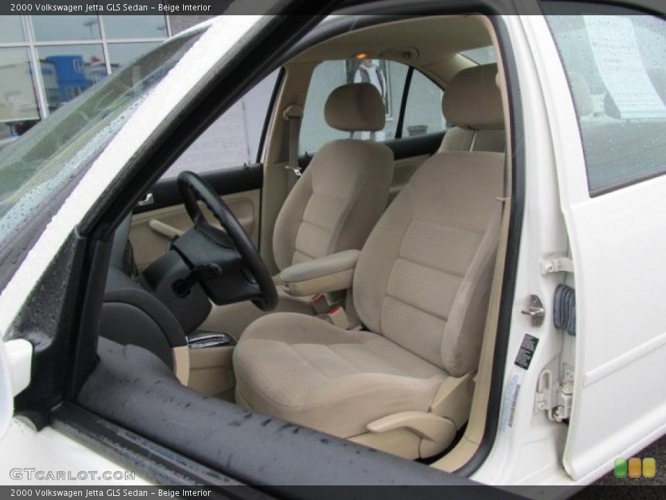 Beige Interior Photo for the 2000 Volkswagen Jetta GLS Sedan #46492776