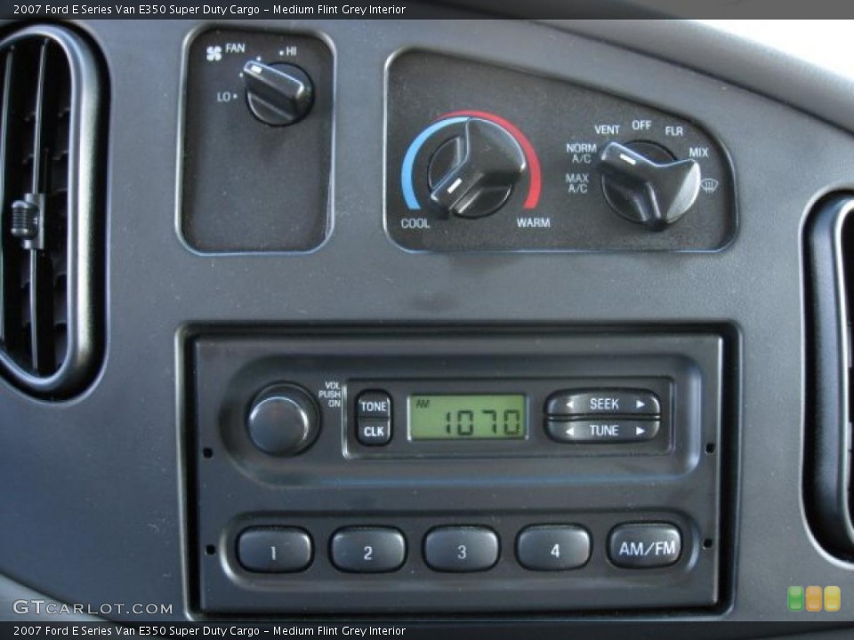 Medium Flint Grey Interior Controls for the 2007 Ford E Series Van E350 Super Duty Cargo #46494186