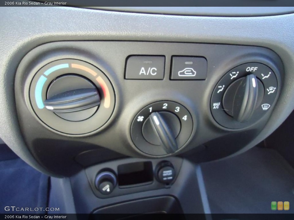 Gray Interior Controls for the 2006 Kia Rio Sedan #46497192